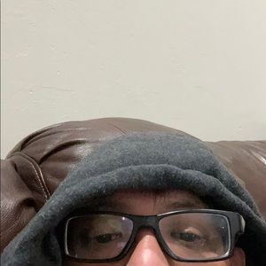 Meet your Posher, Sang